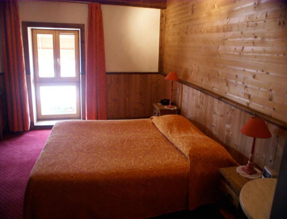 Le Relais De L'Abbaye Hotel ตูร์นุส ห้อง รูปภาพ
